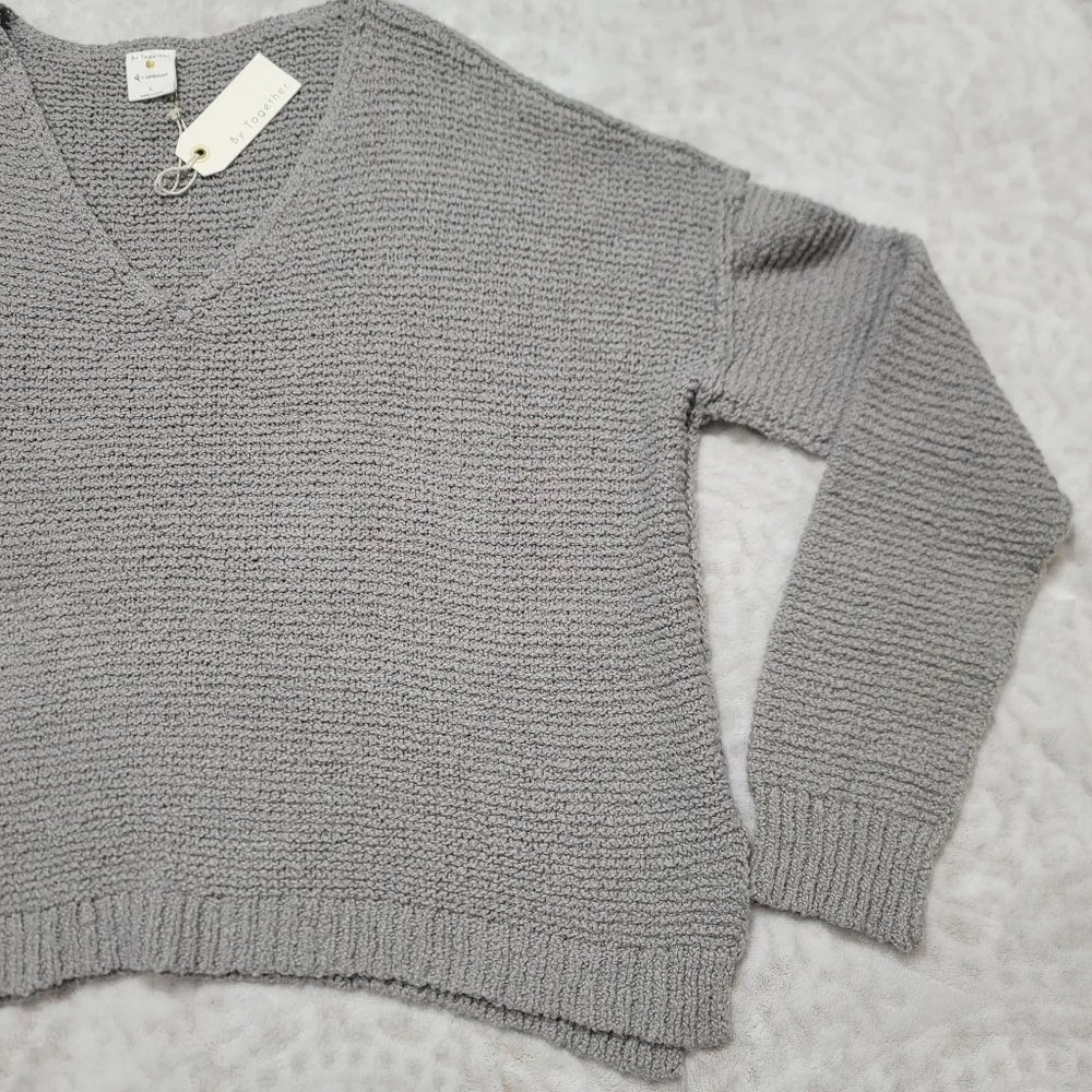 By Together Women's Knit V-neck Sweater Size L Light Gray NWT Cotton Blend